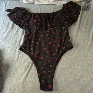 NWT Women’s padded one-piece Swimsuit